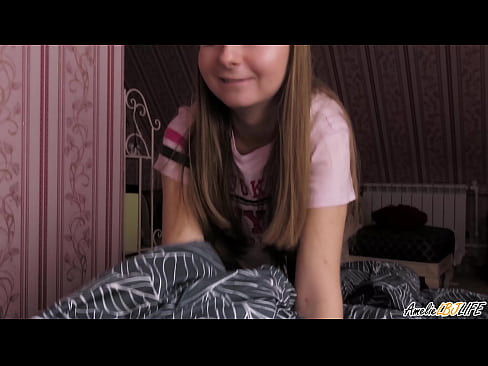 ❤️ Blondie Terda l-BFF tagħha Profondament u Gets Cum F'Ħalqha ️❌ Porno lilna